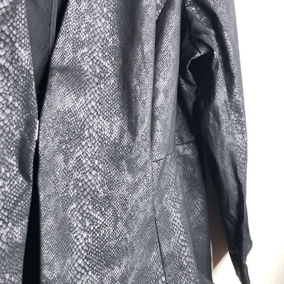Lane Bryant Blazer Snakeskin Print Peplum - Picture 6 of 16